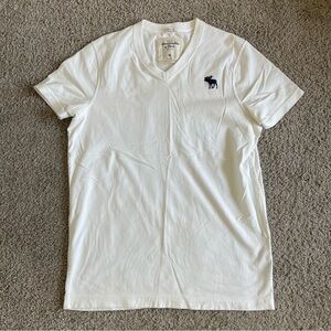 Abercrombie & Fitch V Neck Moose Short Sleeve Tee T Shirt